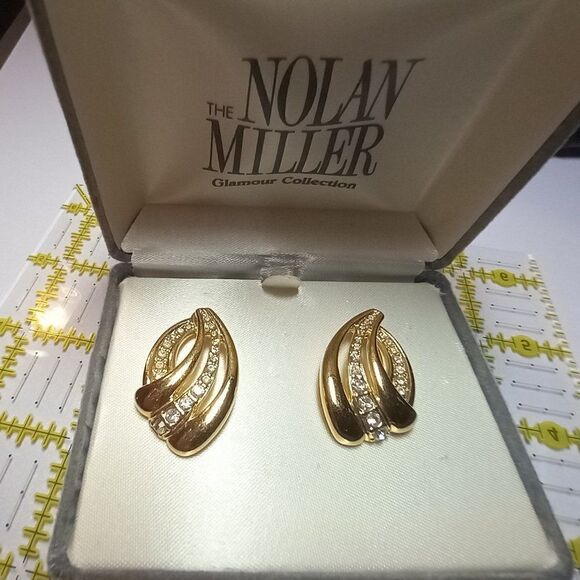 Vintage Nolan Miller pierced earrings - Picture 1 of 4